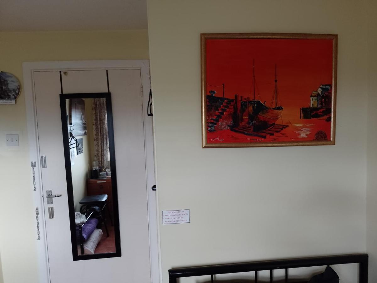 Super Single Room Cardiff Eksteriør billede